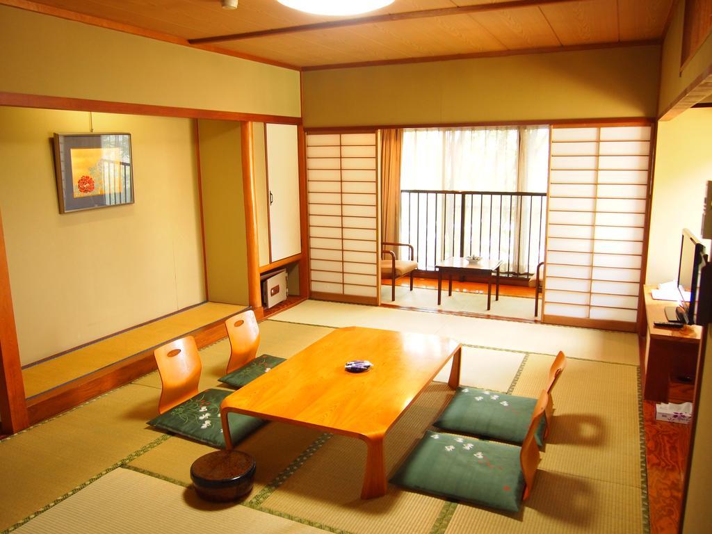 Hotel Ukai Fuefuki Quarto foto